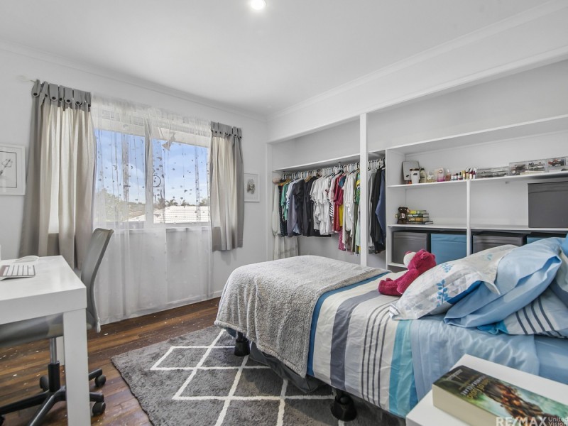 11 Vortigern Street, Carindale QLD 4152