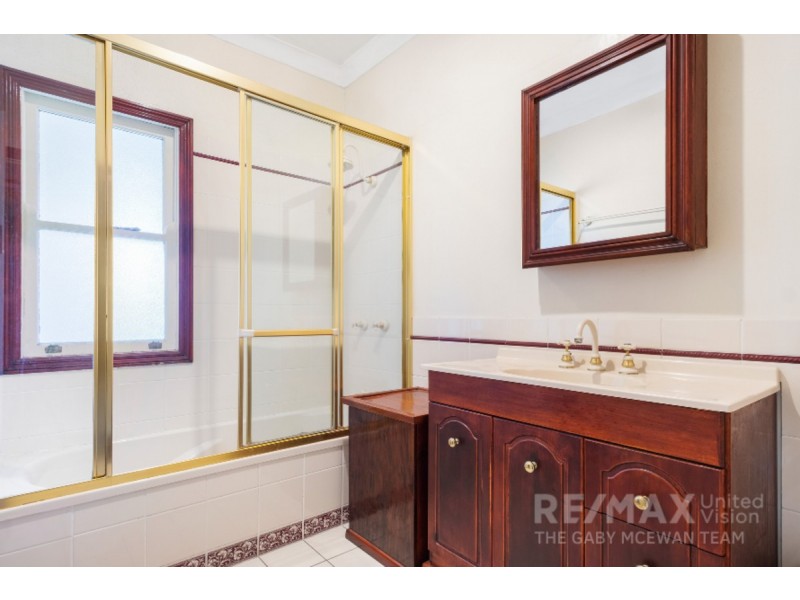 30 Adamson Street, Wooloowin QLD 4030