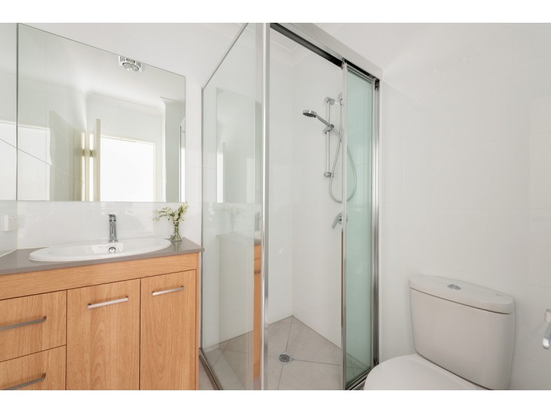 3/64 Renton Street, Camp Hill QLD 4152