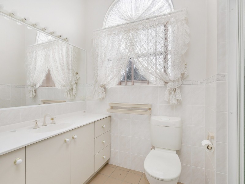 26 Grosmont Street, Carindale QLD 4152