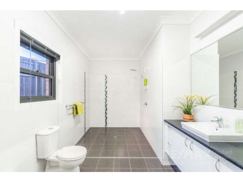 82 Joffre Street, Wynnum QLD 4178