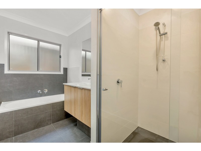 17 Grainger Street, Wynnum QLD 4178