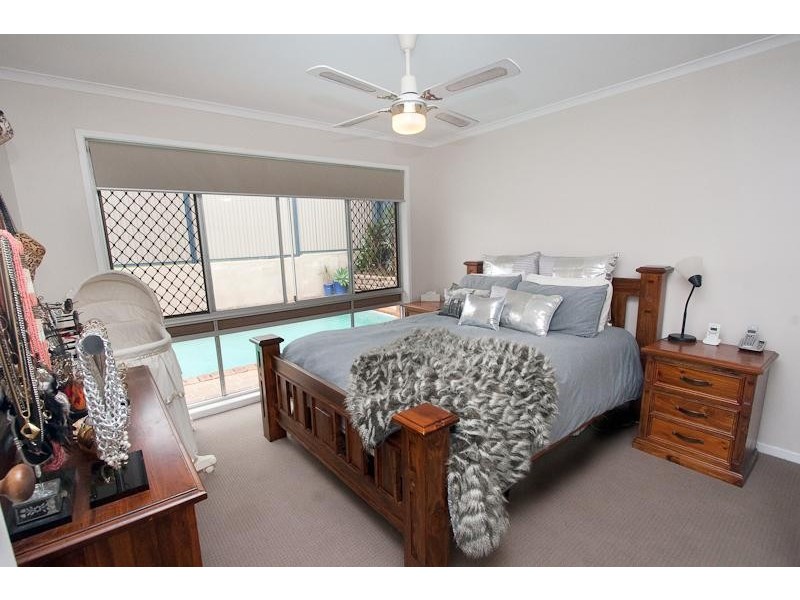 3 Ormuz St, Carina Heights QLD 4152