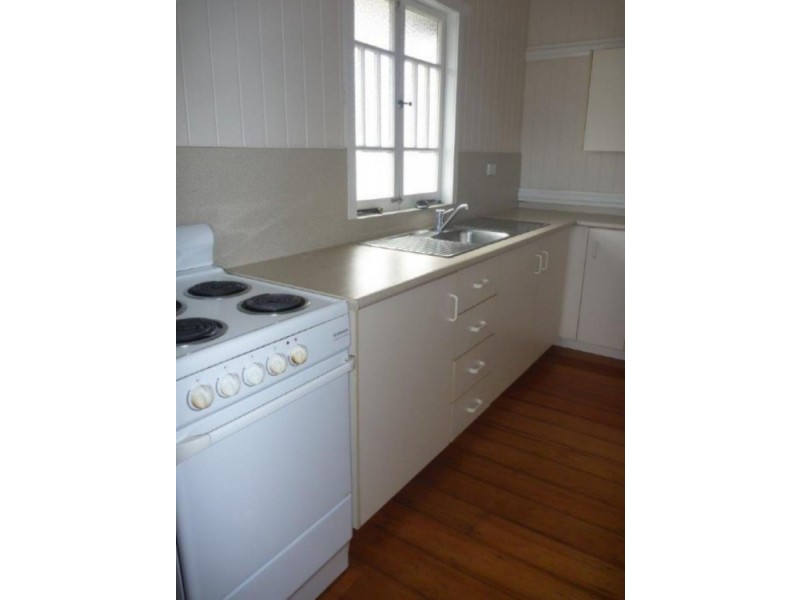 675 Old Cleveland Rd, Camp Hill QLD 4152