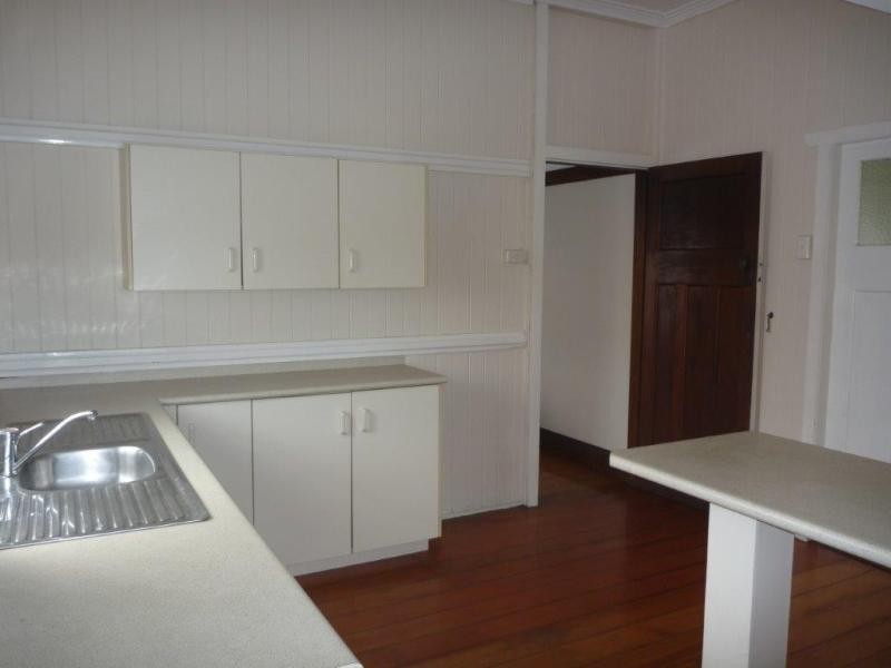 675 Old Cleveland Rd, Camp Hill QLD 4152