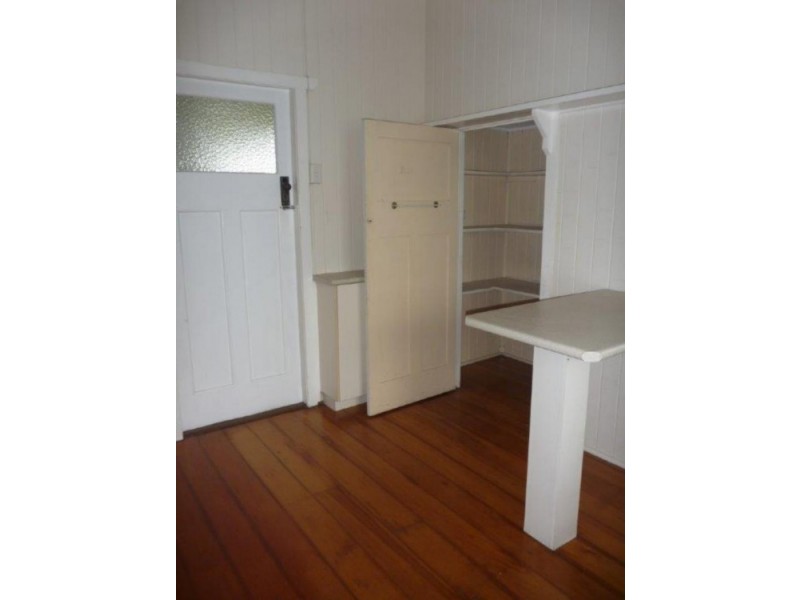 675 Old Cleveland Rd, Camp Hill QLD 4152