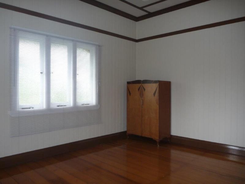 675 Old Cleveland Rd, Camp Hill QLD 4152