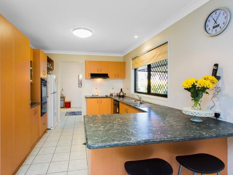 5 Alpena  Cl, Carindale QLD 4152
