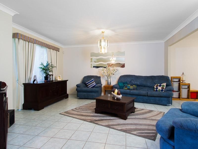 5 Alpena  Cl, Carindale QLD 4152