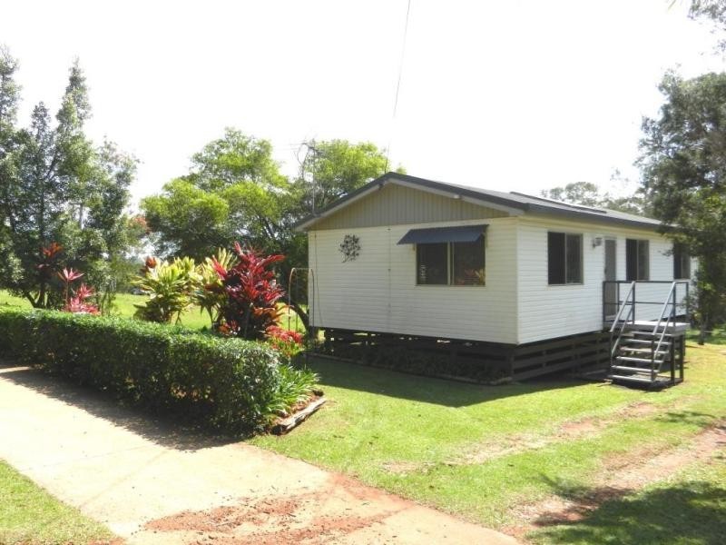 66 Lucas Dr, Lamb Island QLD 4184