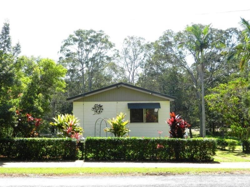 66 Lucas Dr, Lamb Island QLD 4184