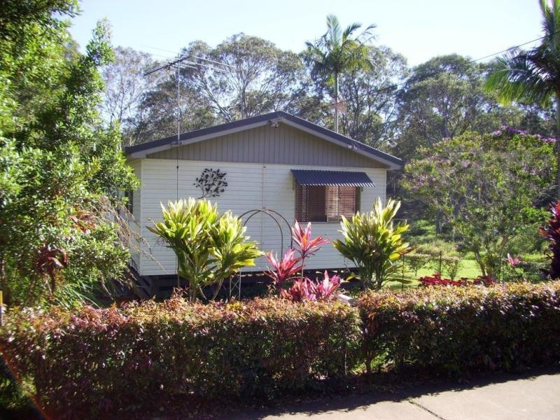 66 Lucas Dr, Lamb Island QLD 4184