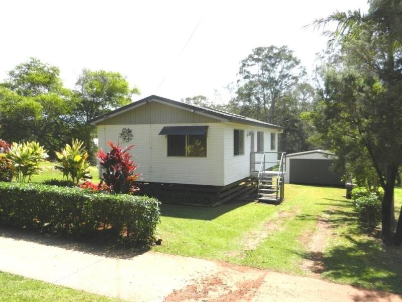 66 Lucas Dr, Lamb Island QLD 4184