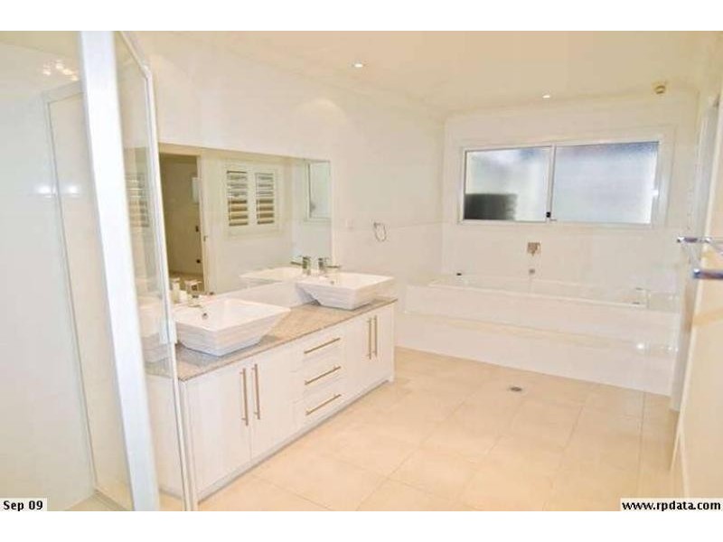 27 Emerald St, Murarrie QLD 4172