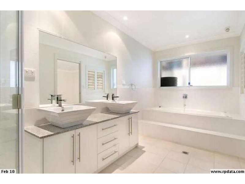 27 Emerald St, Murarrie QLD 4172