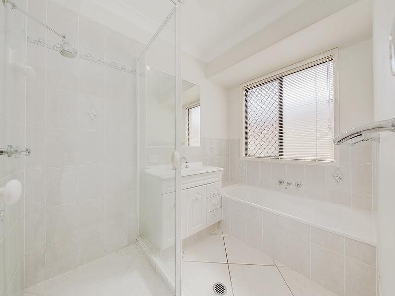 48 Kenilworth Pl, Carindale QLD 4152