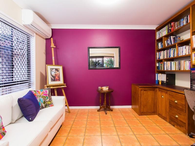 18 Milanion Cres, Carindale QLD 4152