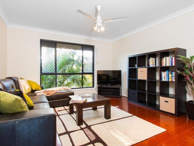 18 Milanion Cres, Carindale QLD 4152