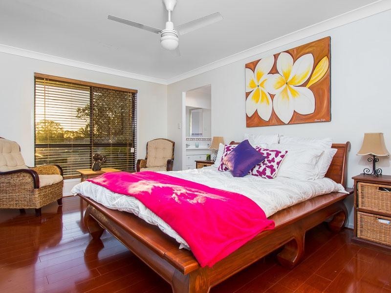 18 Milanion Cres, Carindale QLD 4152