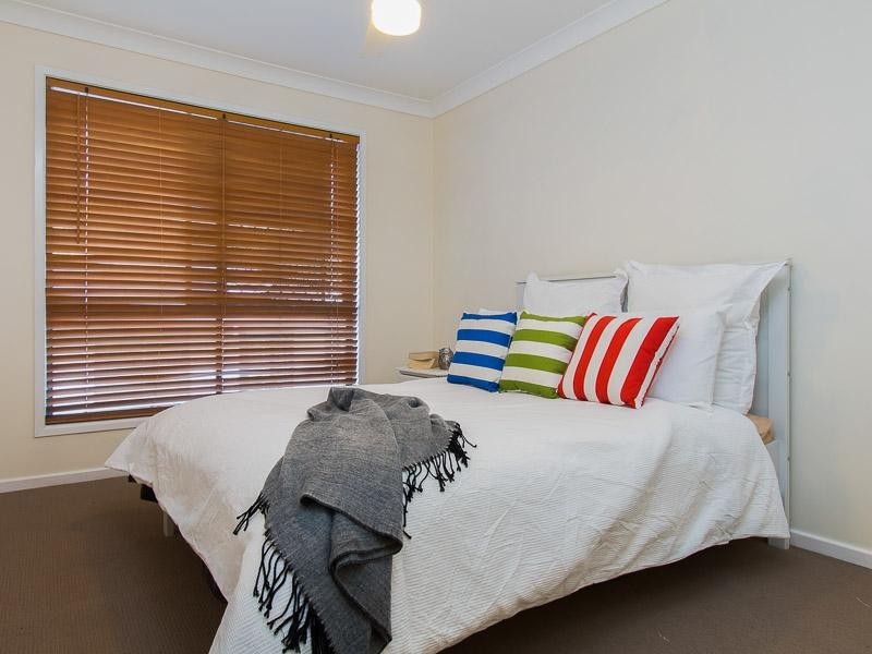 18 Milanion Cres, Carindale QLD 4152