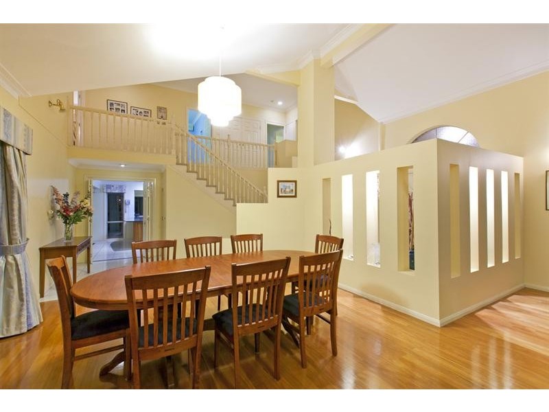 15 Jennings Ct, Carindale QLD 4152