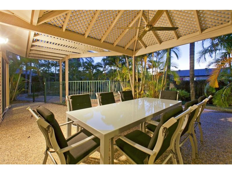 15 Jennings Ct, Carindale QLD 4152