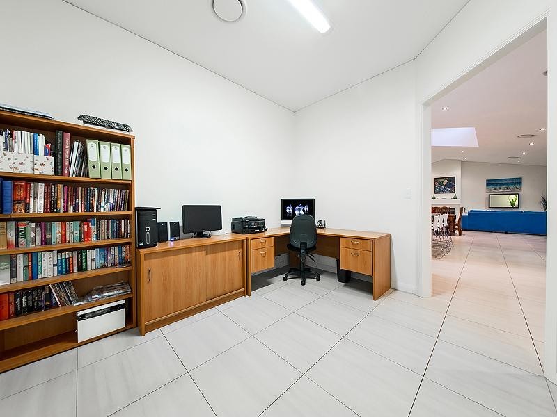 49 Charleton St, Chandler QLD 4155