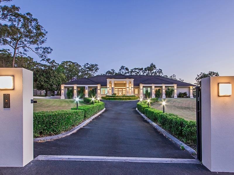 49 Charleton St, Chandler QLD 4155