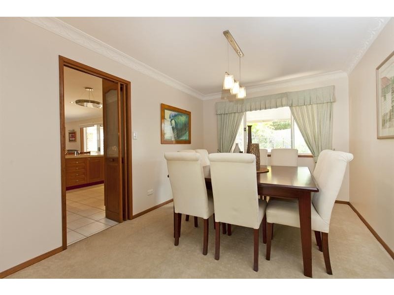 3 Waverney Ct, Carindale QLD 4152