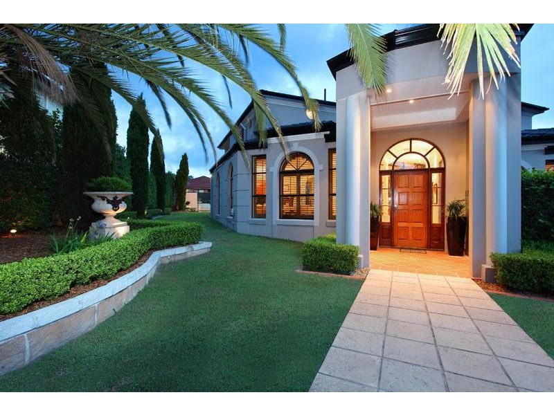 106 Delaney Cct, Carindale QLD 4152 the real estate agency Sold