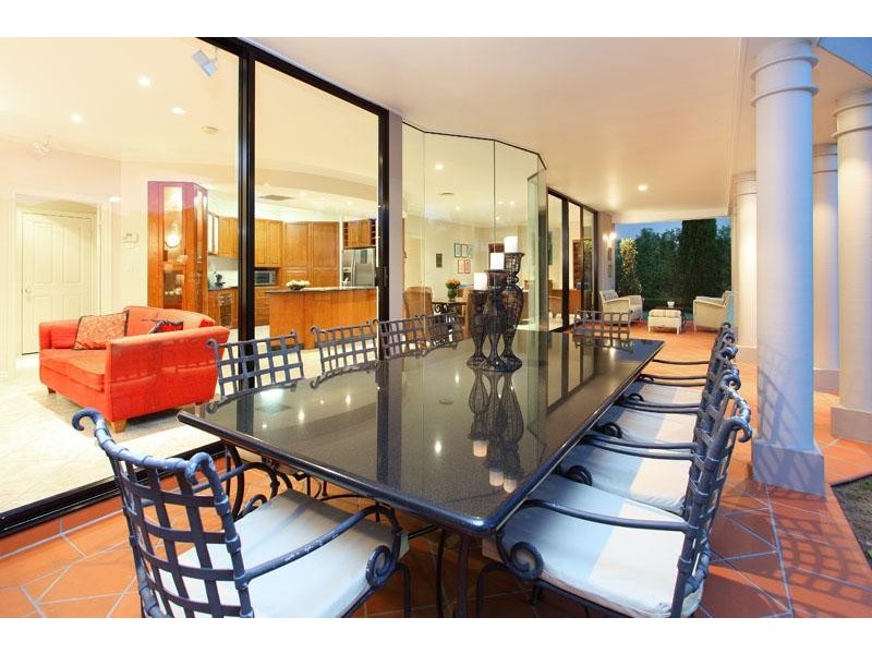 106 Delaney Cct, Carindale QLD 4152