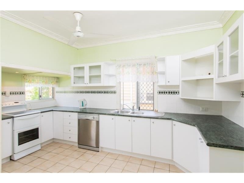148 Hawthorne Rd, Hawthorne QLD 4171