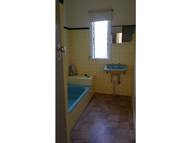 34 Hill Crescent, Carina QLD 4152