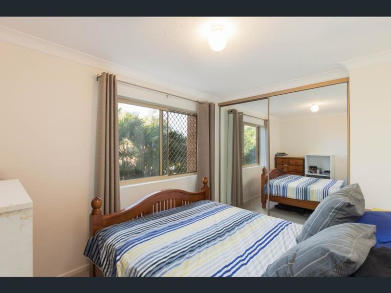 2/11 Sankey Street, Carina QLD 4152