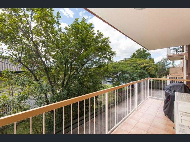 2/11 Sankey Street, Carina QLD 4152