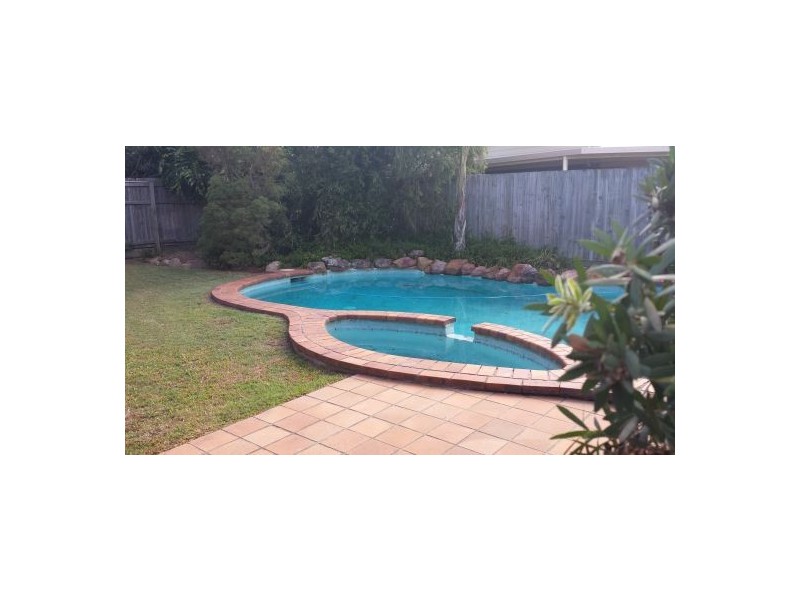 30 Briarwood Street, Carindale QLD 4152