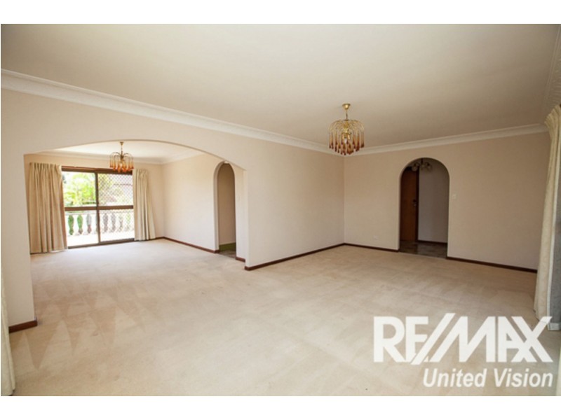 96 Kilmorey Street, Carindale QLD 4152