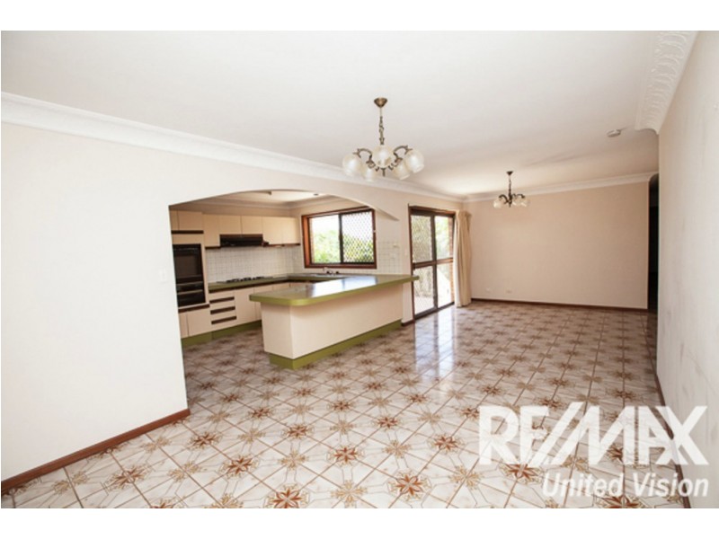 96 Kilmorey Street, Carindale QLD 4152