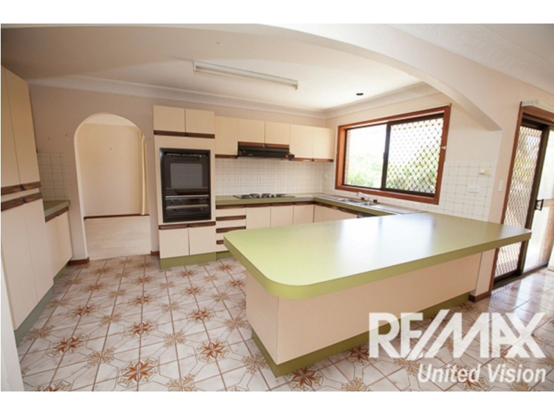 96 Kilmorey Street, Carindale QLD 4152