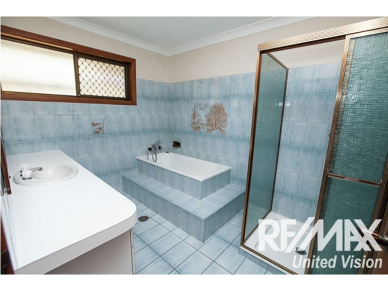 96 Kilmorey Street, Carindale QLD 4152