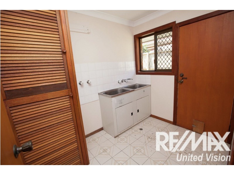 96 Kilmorey Street, Carindale QLD 4152