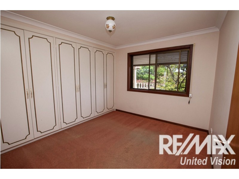 96 Kilmorey Street, Carindale QLD 4152