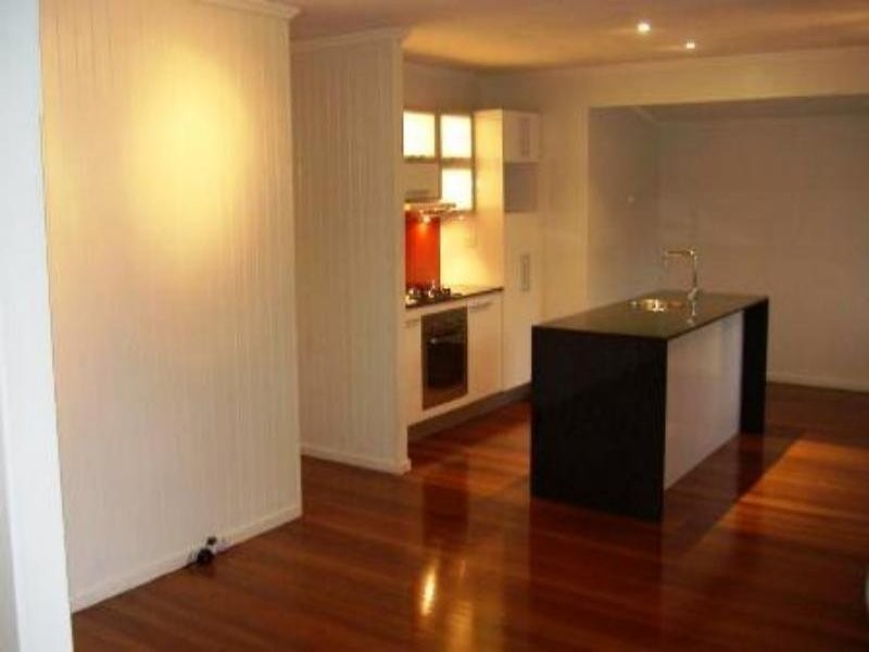 3 Nealdon Street, Holland Park QLD 4121