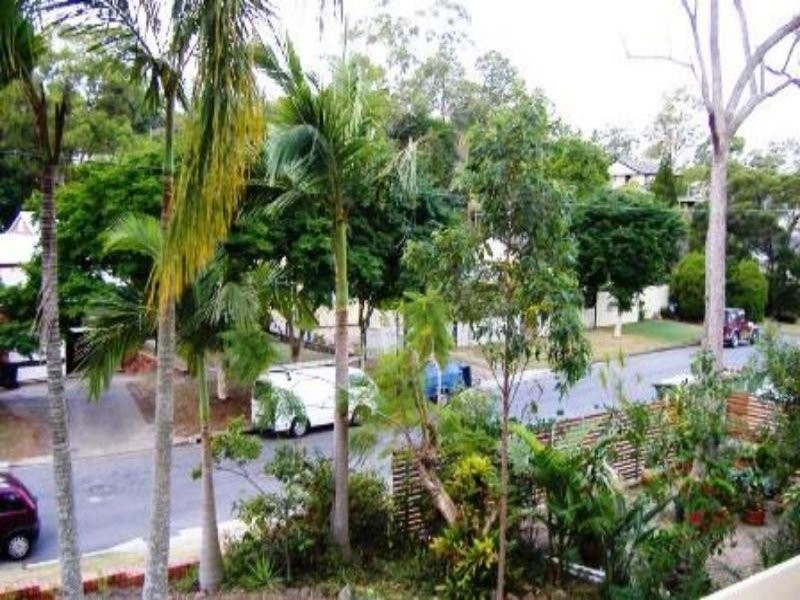 3 Nealdon Street, Holland Park QLD 4121