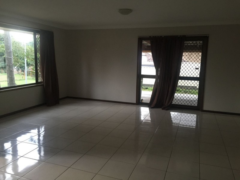 4 Carbora Street, Mansfield QLD 4122