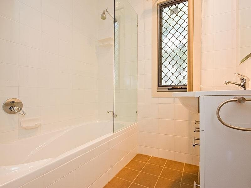 100 Henry Street, Greenslopes QLD 4120