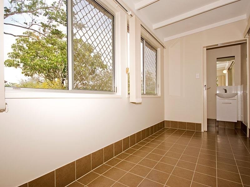 100 Henry Street, Greenslopes QLD 4120