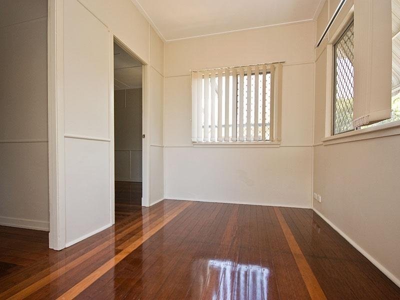 100 Henry Street, Greenslopes QLD 4120