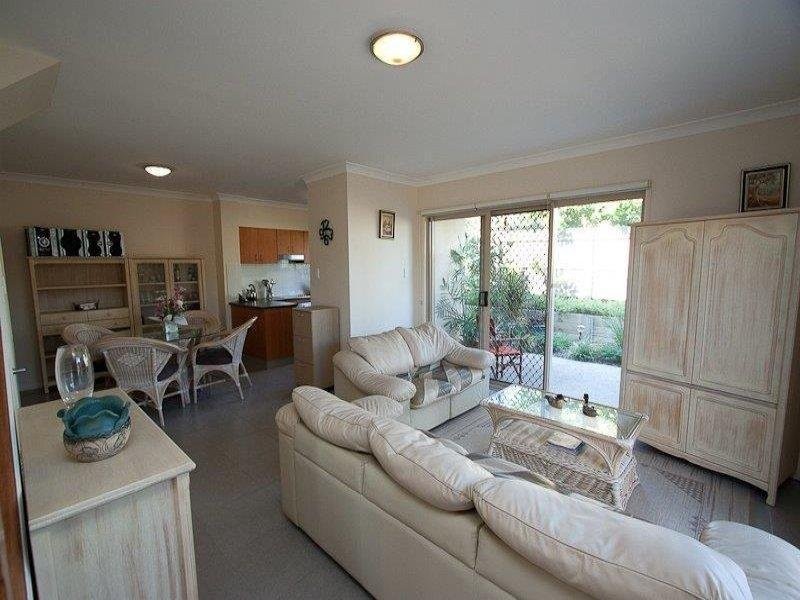 27/50 Johnston Street, Carina QLD 4152