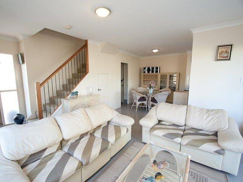 27/50 Johnston Street, Carina QLD 4152